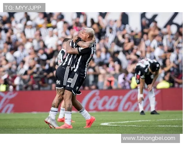 足球明星意外绊倒小孩引发热议视频曝光引发网友热议与讨论 足球明星意外绊倒小孩引发热议视频曝光引发网友热议与讨论