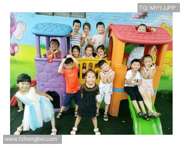 带俊字的足球明星们的辉煌成就与他们的职业生涯回顾