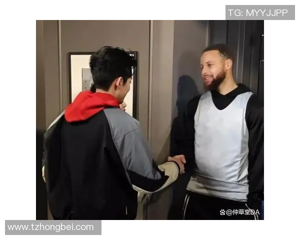 篮球巨星与娱乐圈偶像的精彩碰撞与友谊瞬间分享